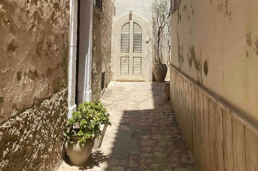 Intown - Dammuso In Pieno Centro Storico Vila Scicli Exterior foto